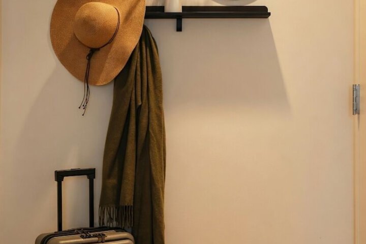 Room 16 of 27
