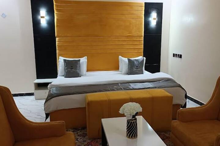 Room 13 of 48