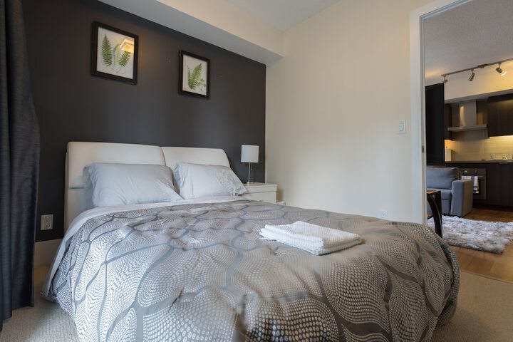 Room 7 of 30