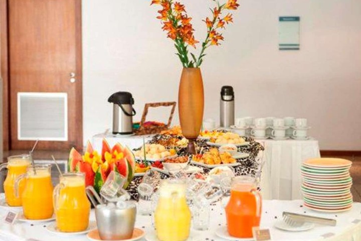 Breakfast/Coffee Service 30 of 47