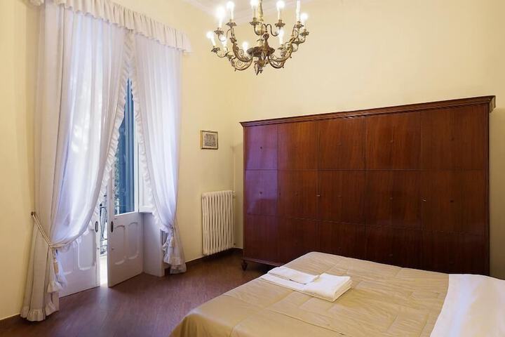 Room 14 of 16
