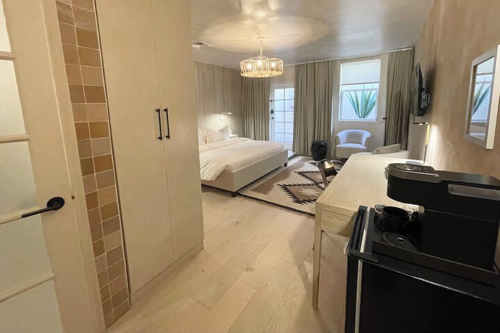 Room 35 of 65