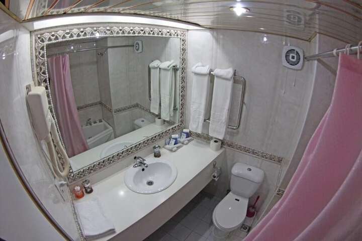 Room 27 of 41