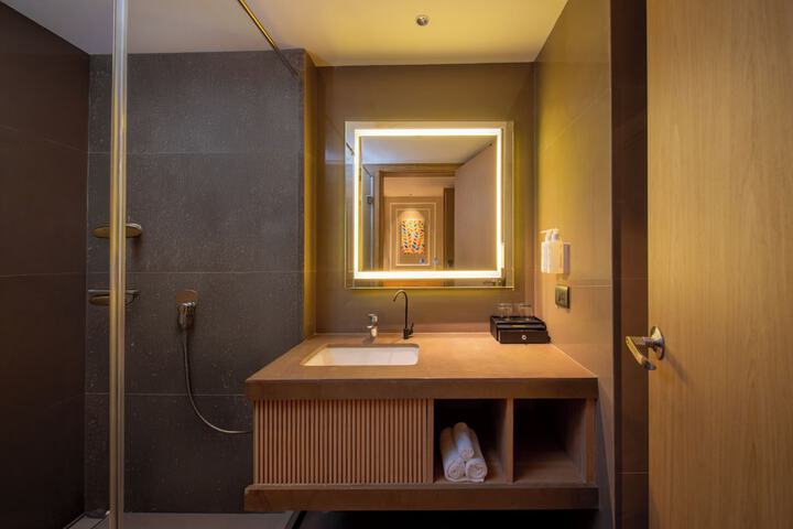 Room 14 of 18
