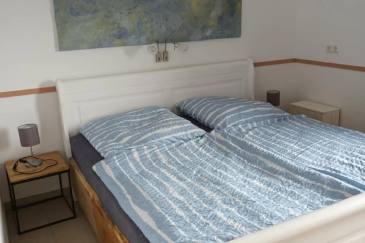 Room 5 of 14