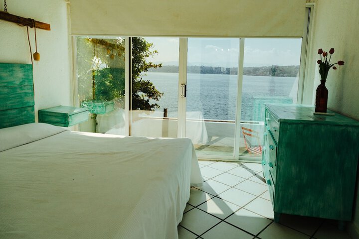 Room 4 of 11