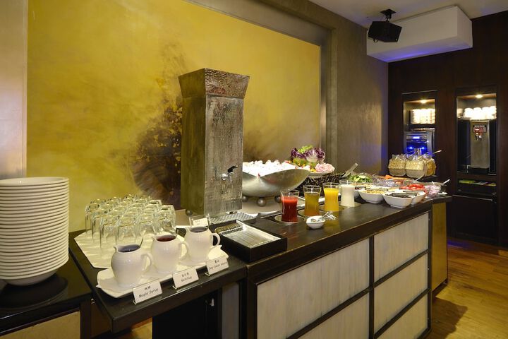 Breakfast/Coffee Service 35 of 61