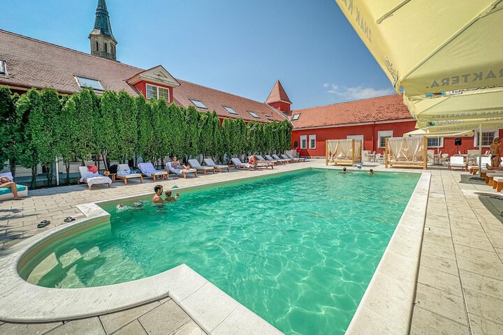 Pool 14 of 36
