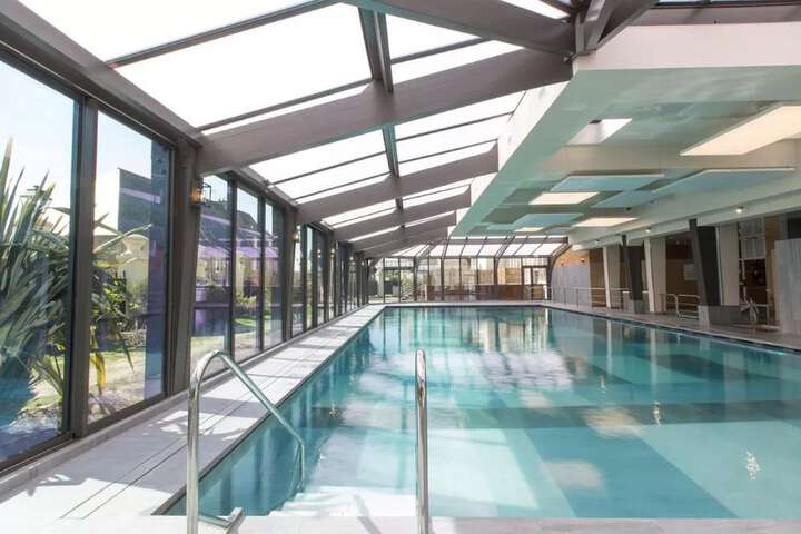 Hotel Pool