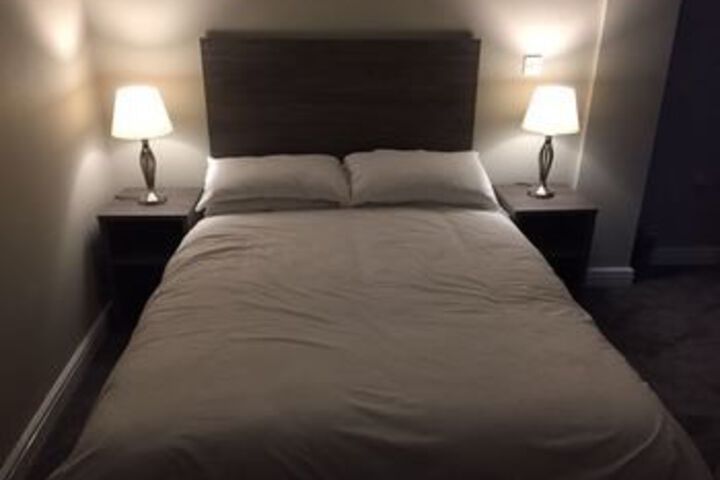 Room 5 of 17