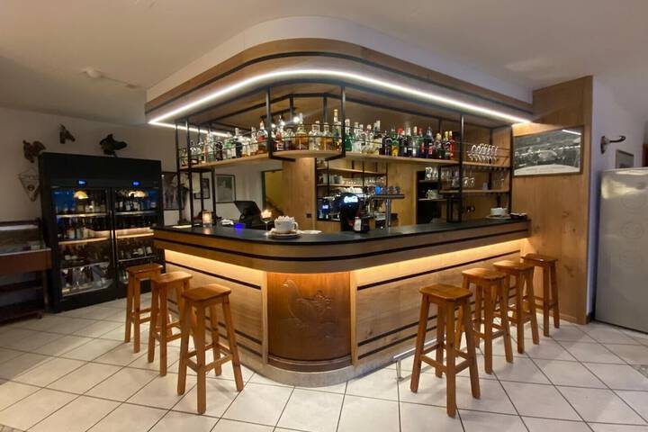 Lounge 87 of 101