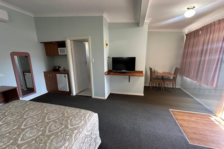 Room 18 of 46