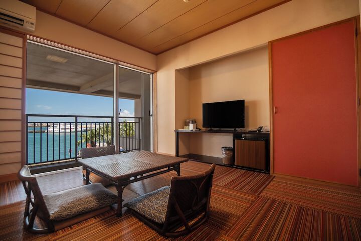 Room 4 of 24