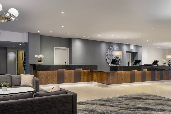 Entrance & Lobby
