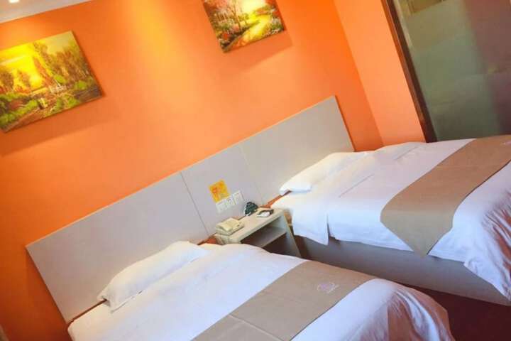 Room 21 of 21