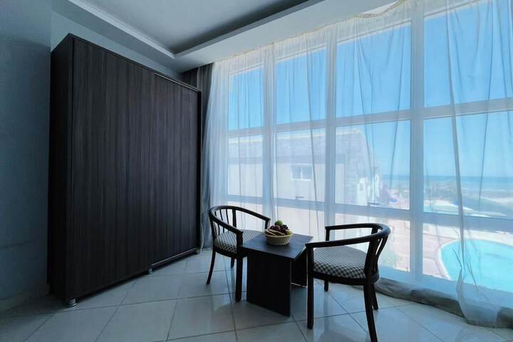 Room 4 of 27