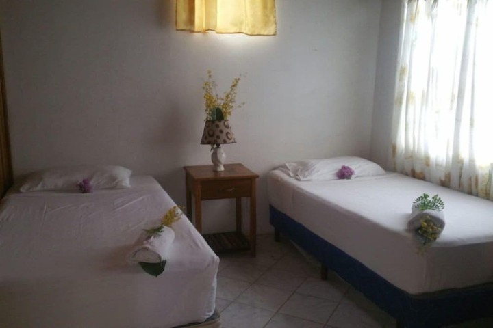Room 5 of 8
