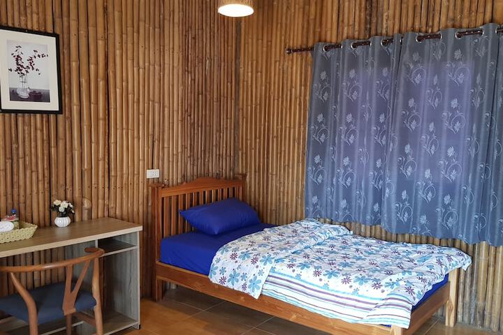 Room 13 of 90