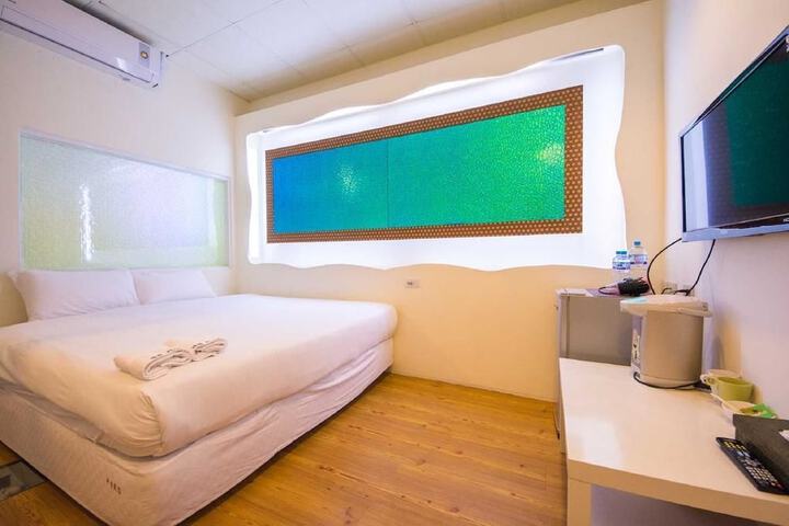 Room 16 of 34