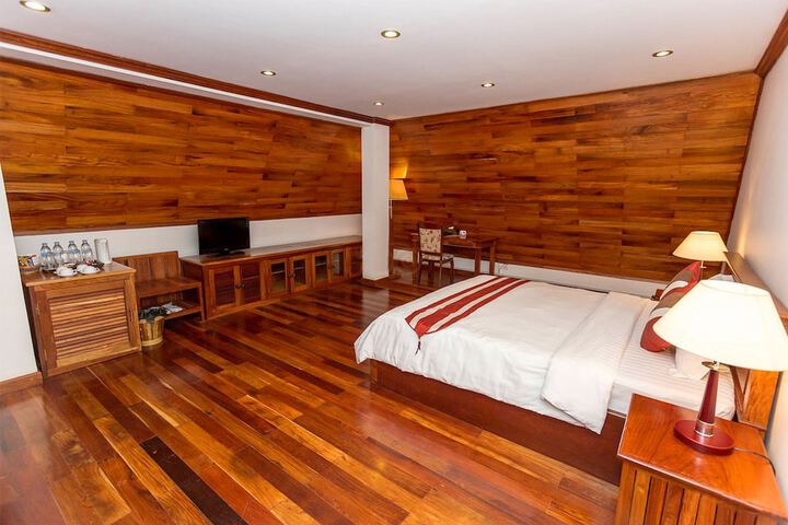 Room 26 of 82