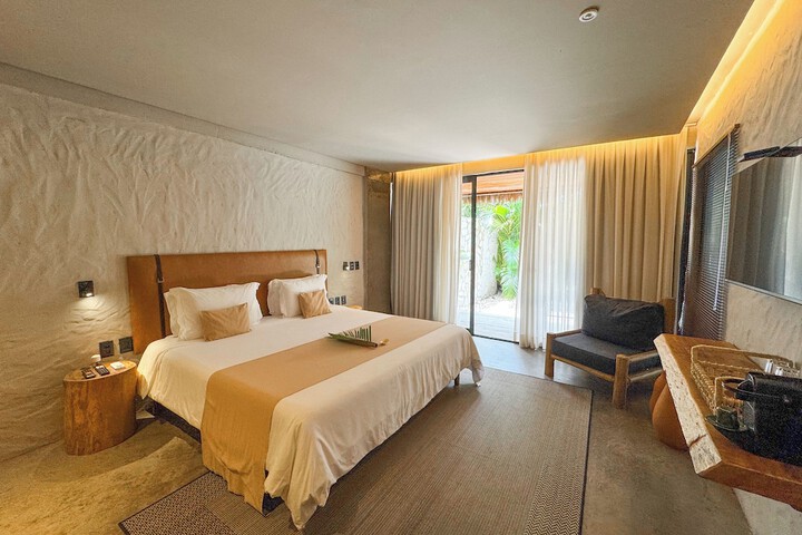 Room 15 of 110