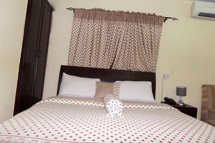 Room 5 of 50