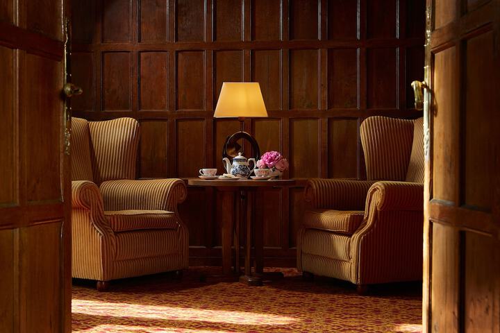 Lounge 63 of 88
