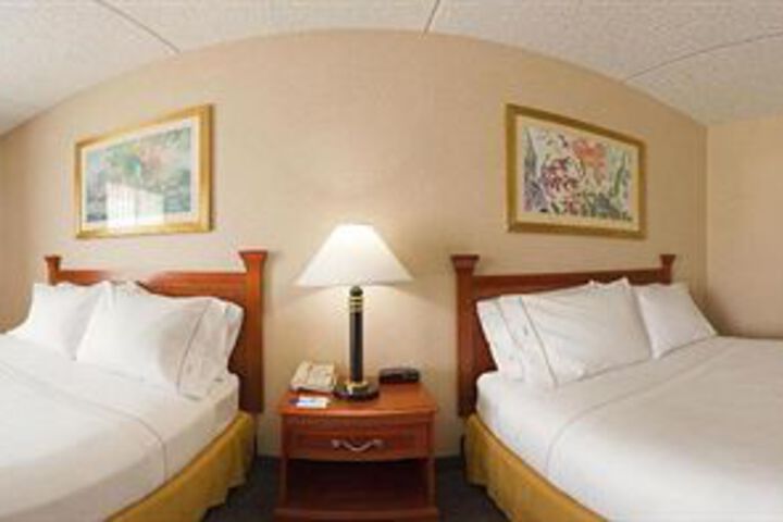 Room 9 of 26