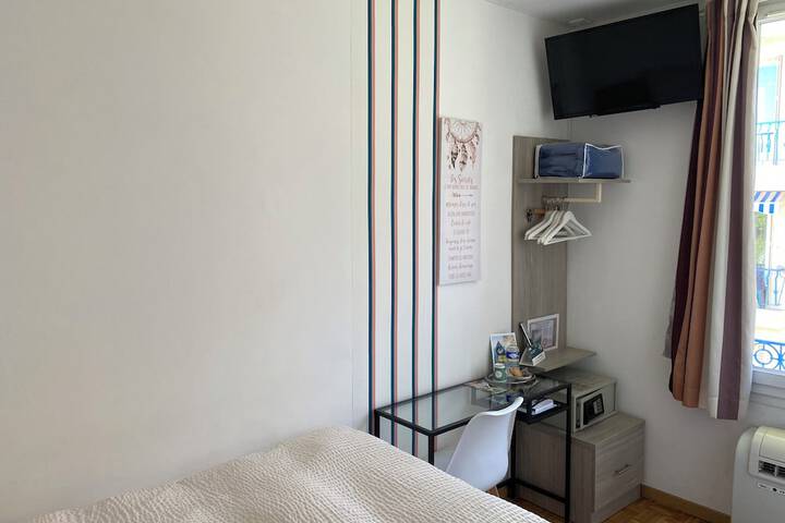 Room 15 of 76