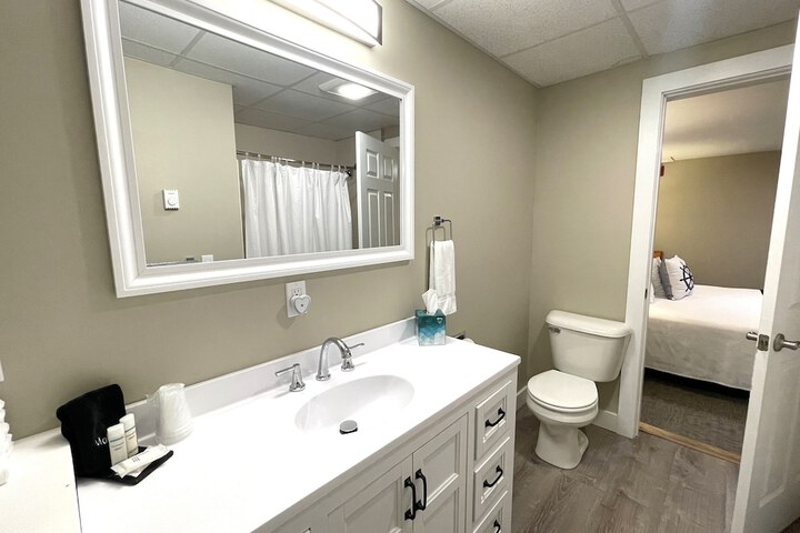 Room 65 of 111