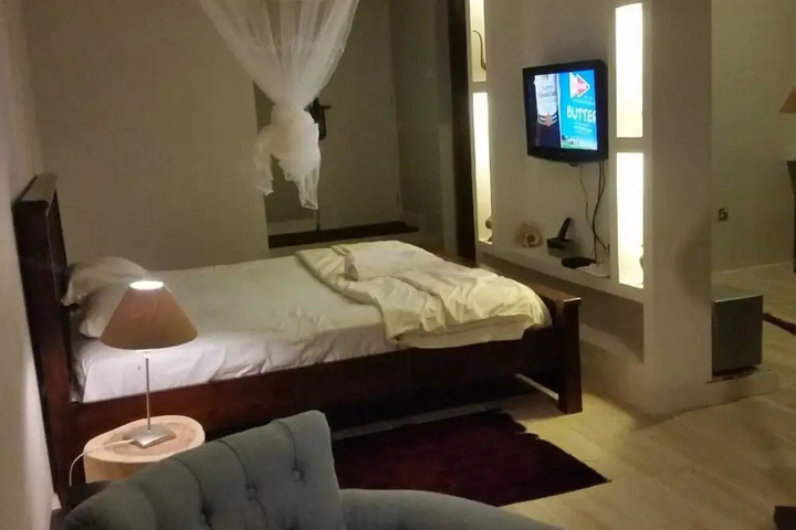 Room 3 of 13