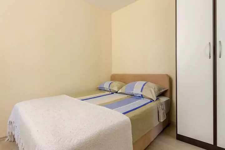 Room 3 of 18