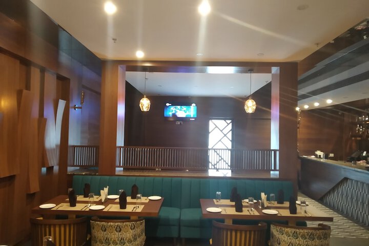 Dining 25 of 55
