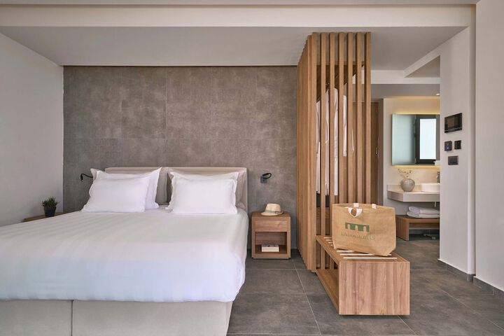 Room 18 of 110