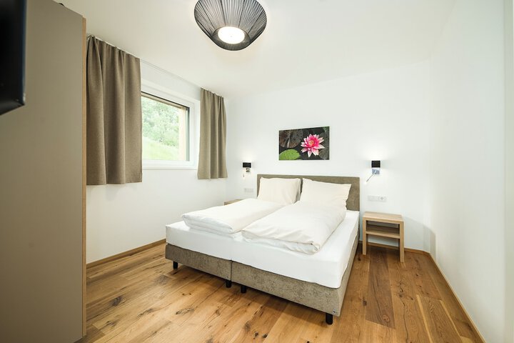 Room 12 of 68