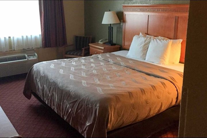 Room 5 of 25