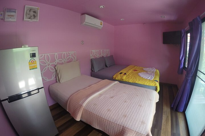 Room 25 of 43
