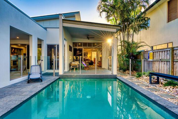 48 Boardrider Crescent