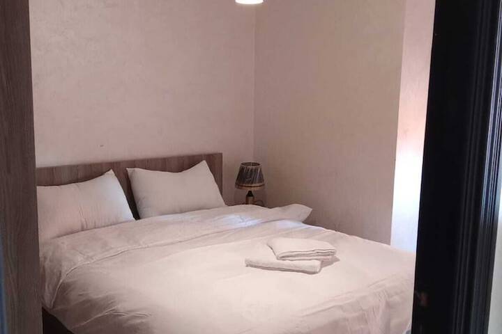 Room 8 of 18
