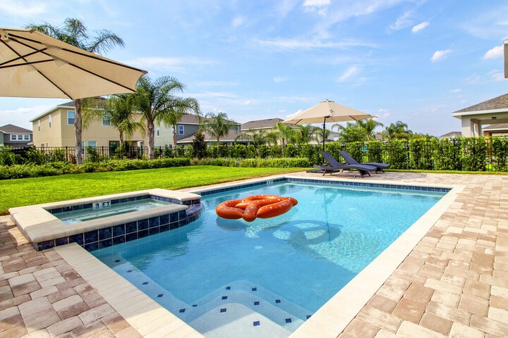 Pool 65 of 70