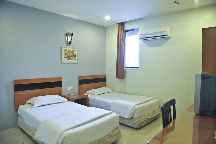 Room 9 of 35