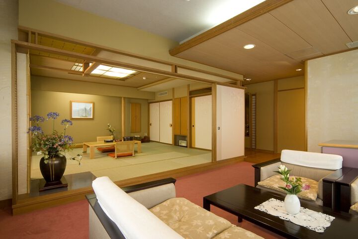 Room 3 of 41