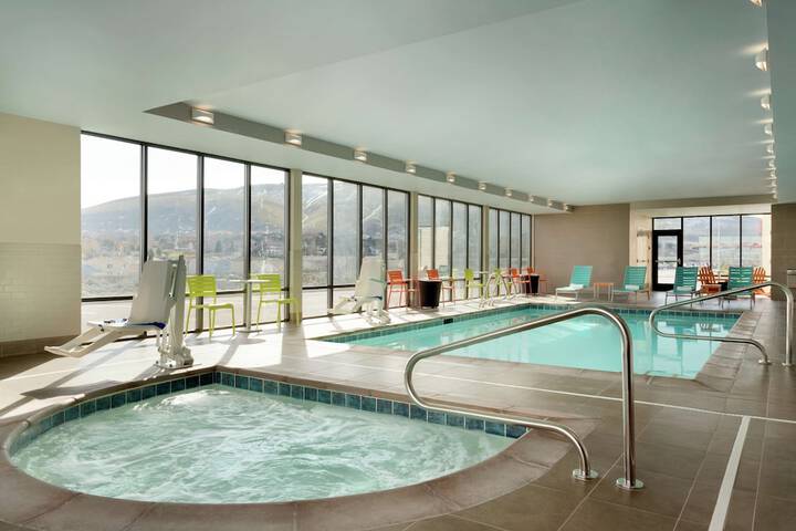 Hotel with Pool