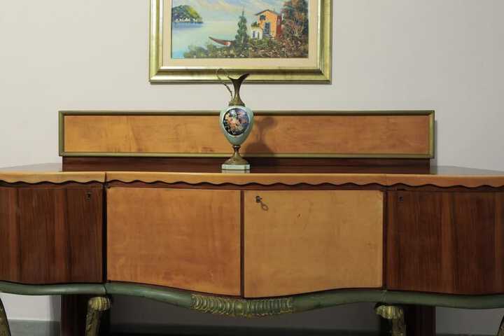 Room 13 of 18