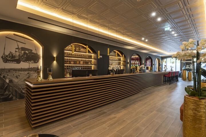 Entrance & Lobby