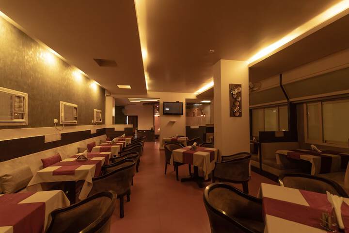 Lounge 49 of 69