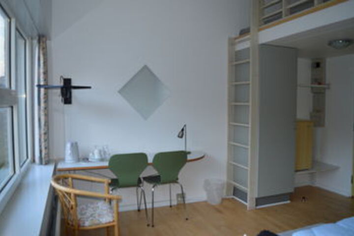 Room 17 of 70