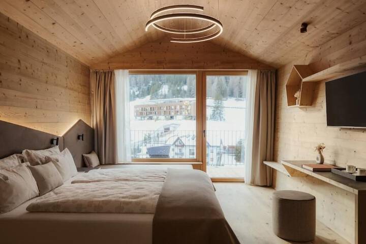 Room 15 of 36