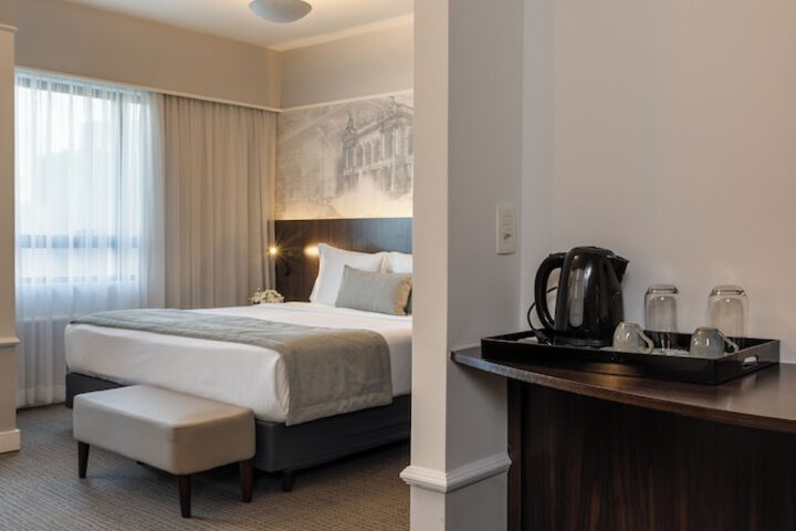 Room 32 of 97