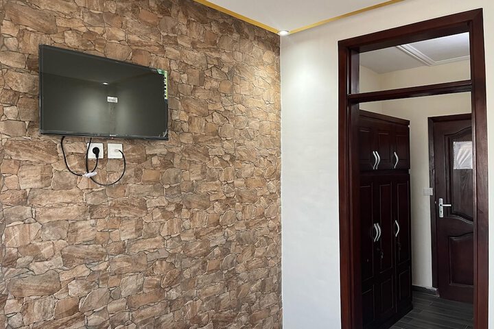 Room 10 of 15